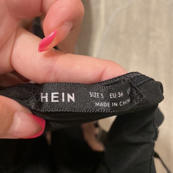 Women’s black top - Picture 4 of 4